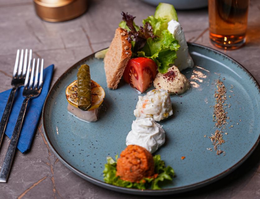 Bosphorus Dinner Cruise - ( Unlimited Non Alcoholic Drinks + Dinner + Turkish Shows + Meeting Point)- Private Close to Show Table