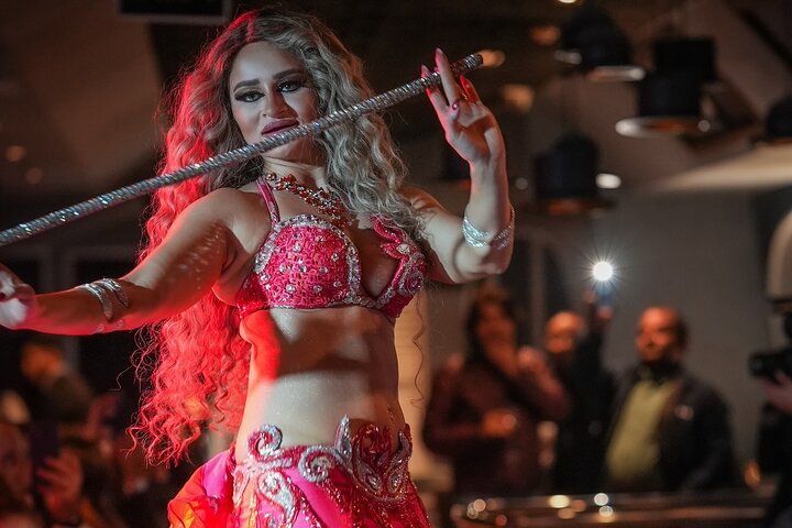Bosphorus Dinner Cruise (Soft Drinks & Local Alcohols + Dinner + Hotel Transfer + Turkish Show )- Standart Table