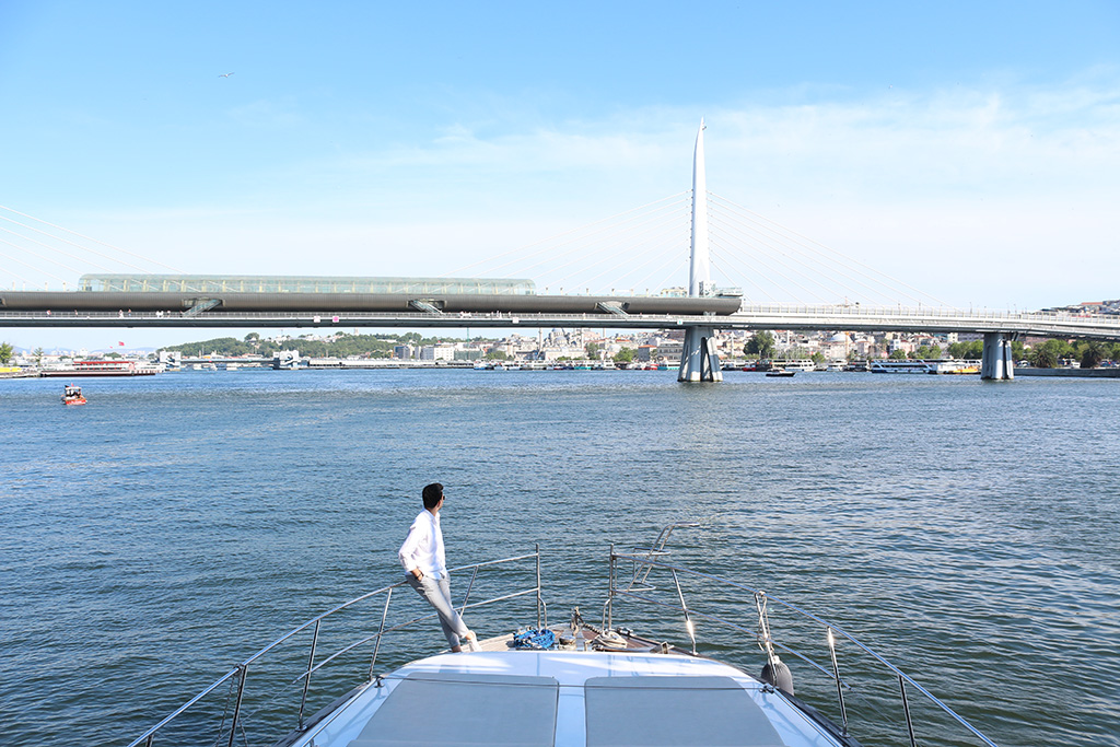 BEST Sunset Sail- Luxury Yacht Cruise - Self Coming - WITH PROFESSIONAL GUIDE 