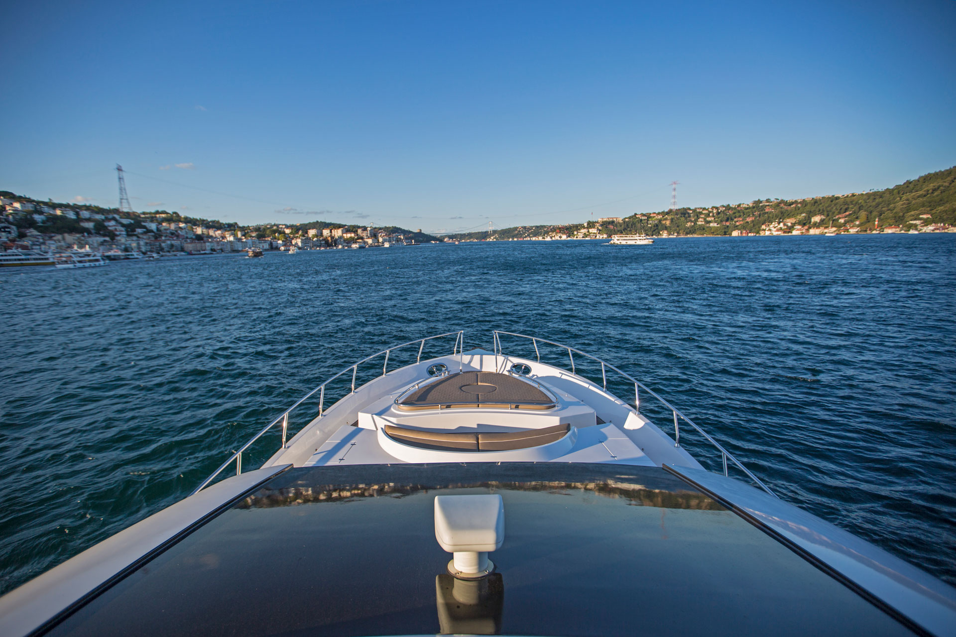 LUXURIOUS PRIVATE YACHT ON THE BOSPHORUS