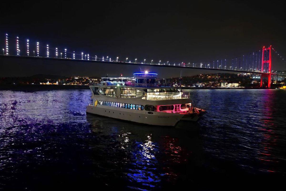 Bosphorus Dinner Cruise - (Unlimited Soft Drinks + Dinner + Turkish Shows - Meeting Point)- Standard Backside Private Table 